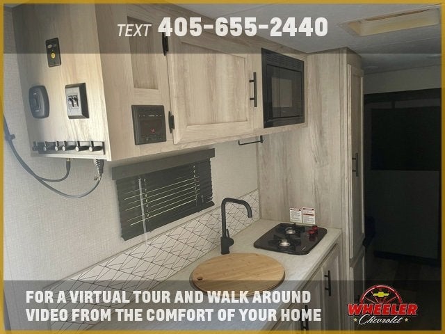 2021 ESCAPE E20 Base