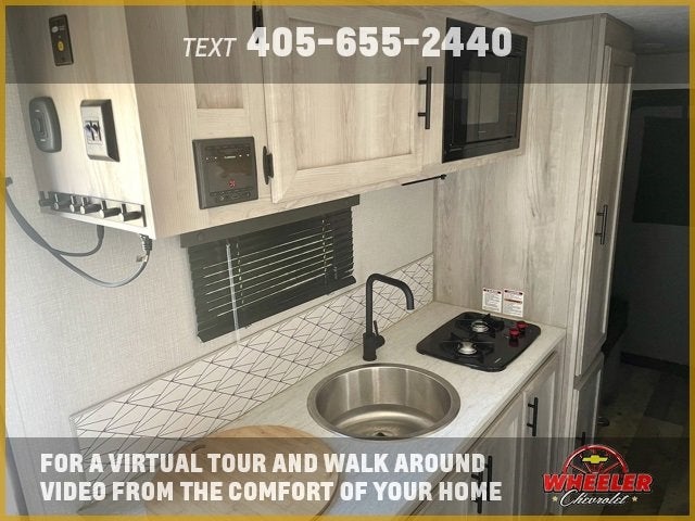 2021 ESCAPE E20 Base