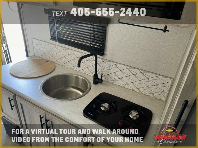 2021 ESCAPE E20 Base