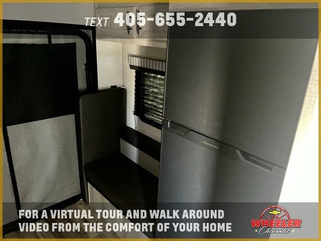 2021 ESCAPE E20 Base