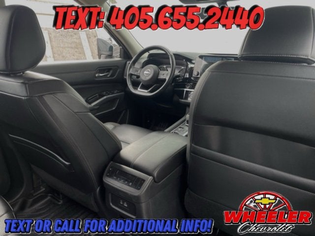 2023 Nissan Pathfinder SL