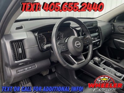 2023 Nissan Pathfinder SL