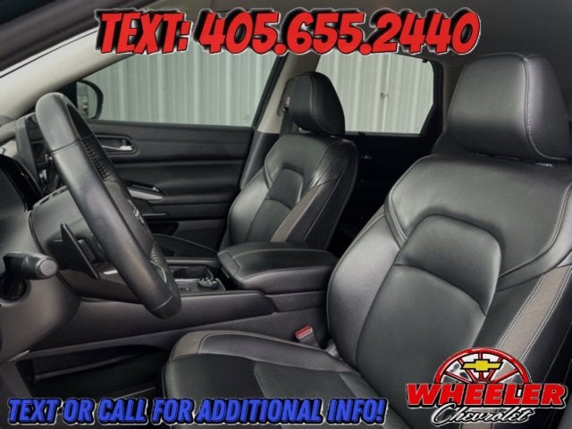 2023 Nissan Pathfinder SL