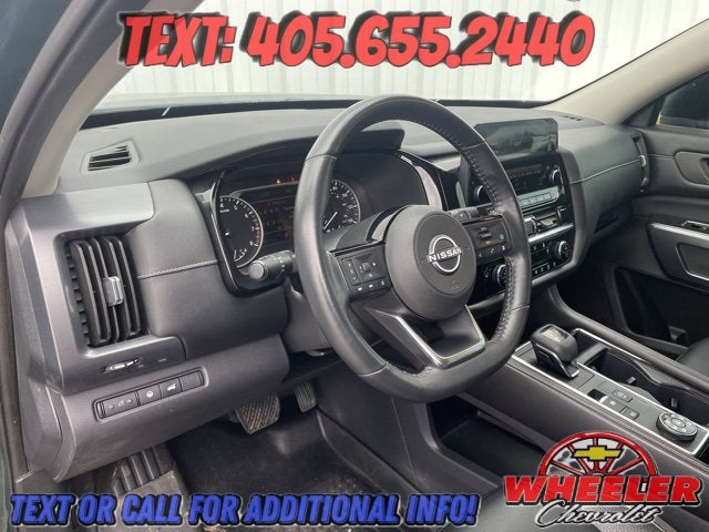 2023 Nissan Pathfinder SL