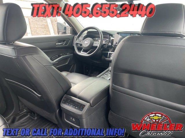 2023 Nissan Pathfinder SL