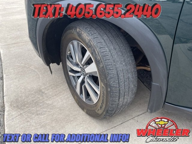 2023 Nissan Pathfinder SL