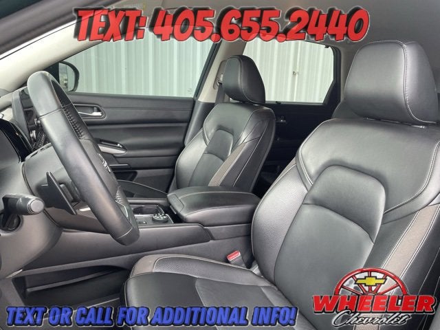 2023 Nissan Pathfinder SL