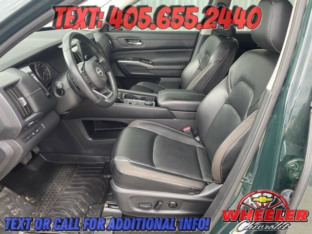 2023 Nissan Pathfinder SL